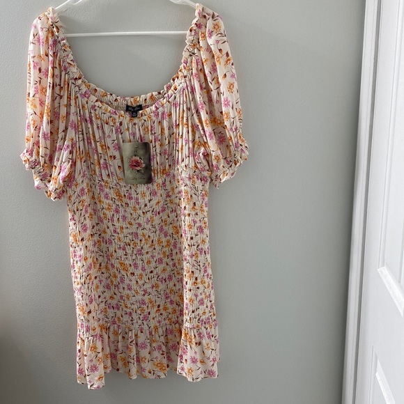 Lily Rose Dresses & Skirts - Lily Rose pink, and orange floral off- the -shoulder dress NWT